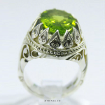 Natural peridot with handmade bezel MR0038