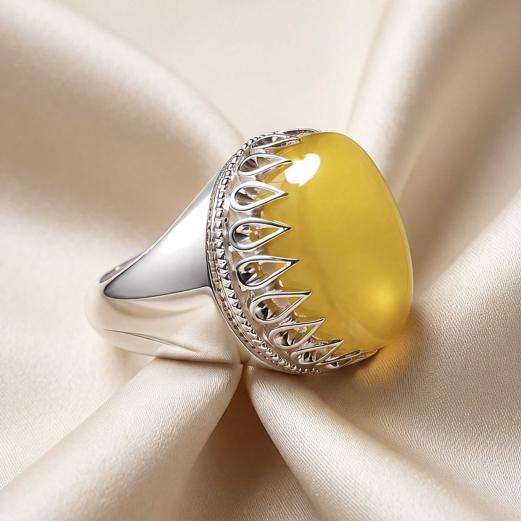 rb-0006-yellow-agate-sharaf-al-shams-silver-ring عقيق أصفر طبيعيّ بسطح مستوٍ في خاتم فضة إسترلينيّة عيار 925 مصنوع يدويًا